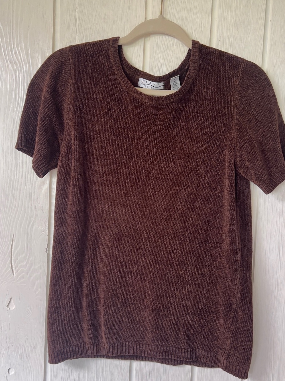 Plush Short-Sleeve Chenille Top in Brown